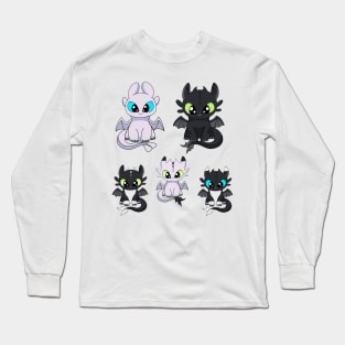 Dragons family, toothless and light fury, dragons babies, how to train your dragon family Long Sleeve T-Shirt